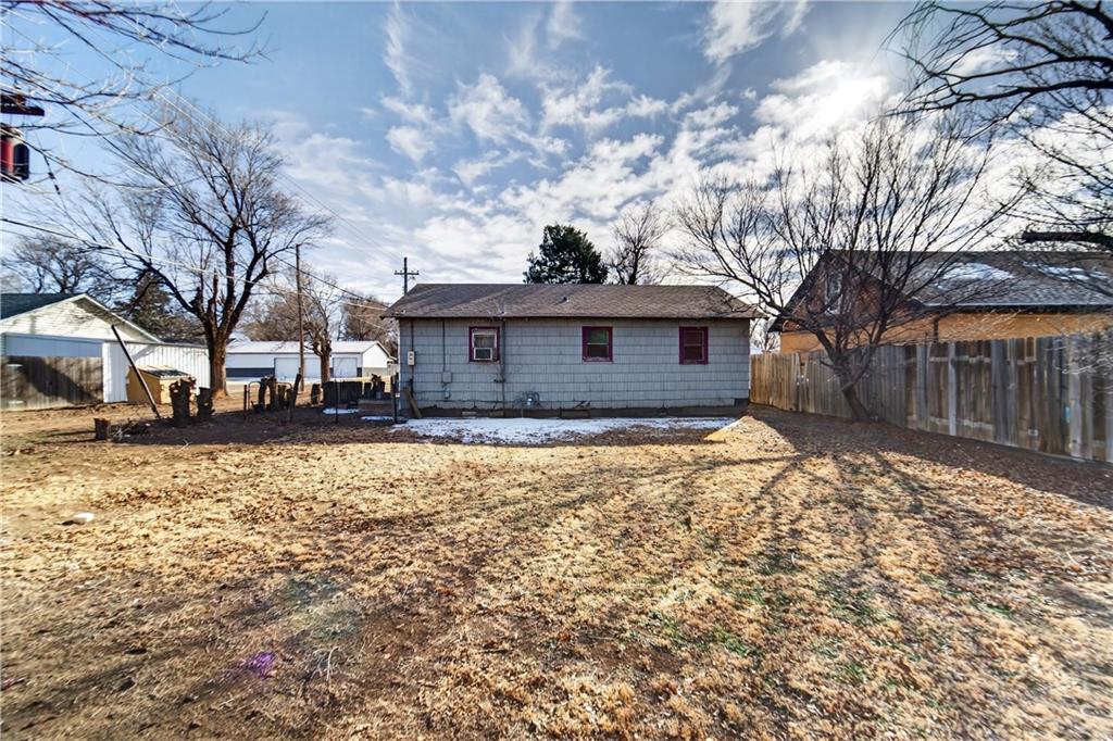 308 West 7th Street Hugoton, KS 67951 - Photo 13 of 17