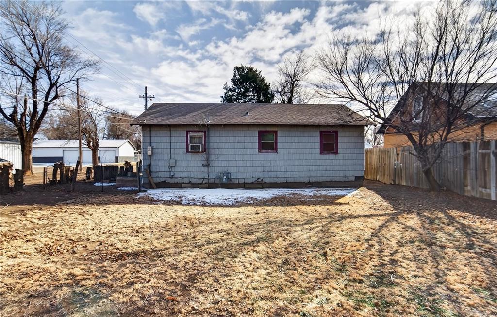 308 West 7th Street Hugoton, KS 67951 - Photo 14 of 17