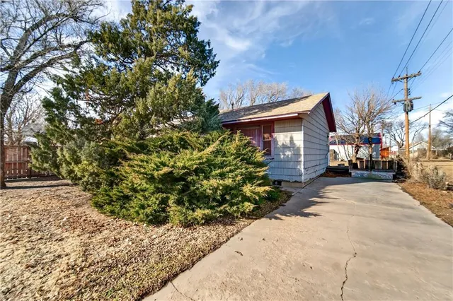 $37,000 | 308 West 7th Street, Hugoton, KS 67951