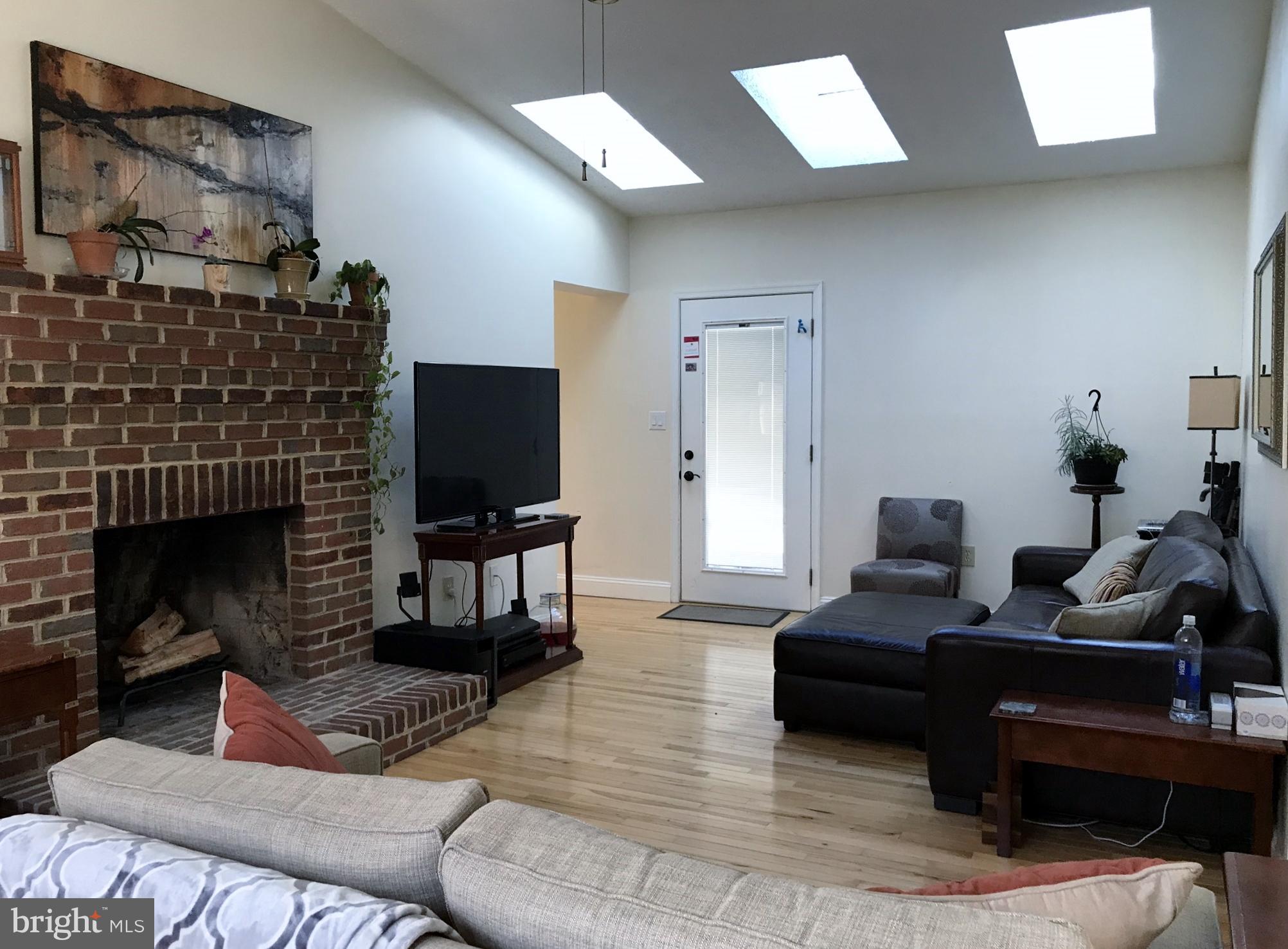 4346 Ebenezer Road Bluemont, VA 20135 - Photo 8 of 30 Living Room