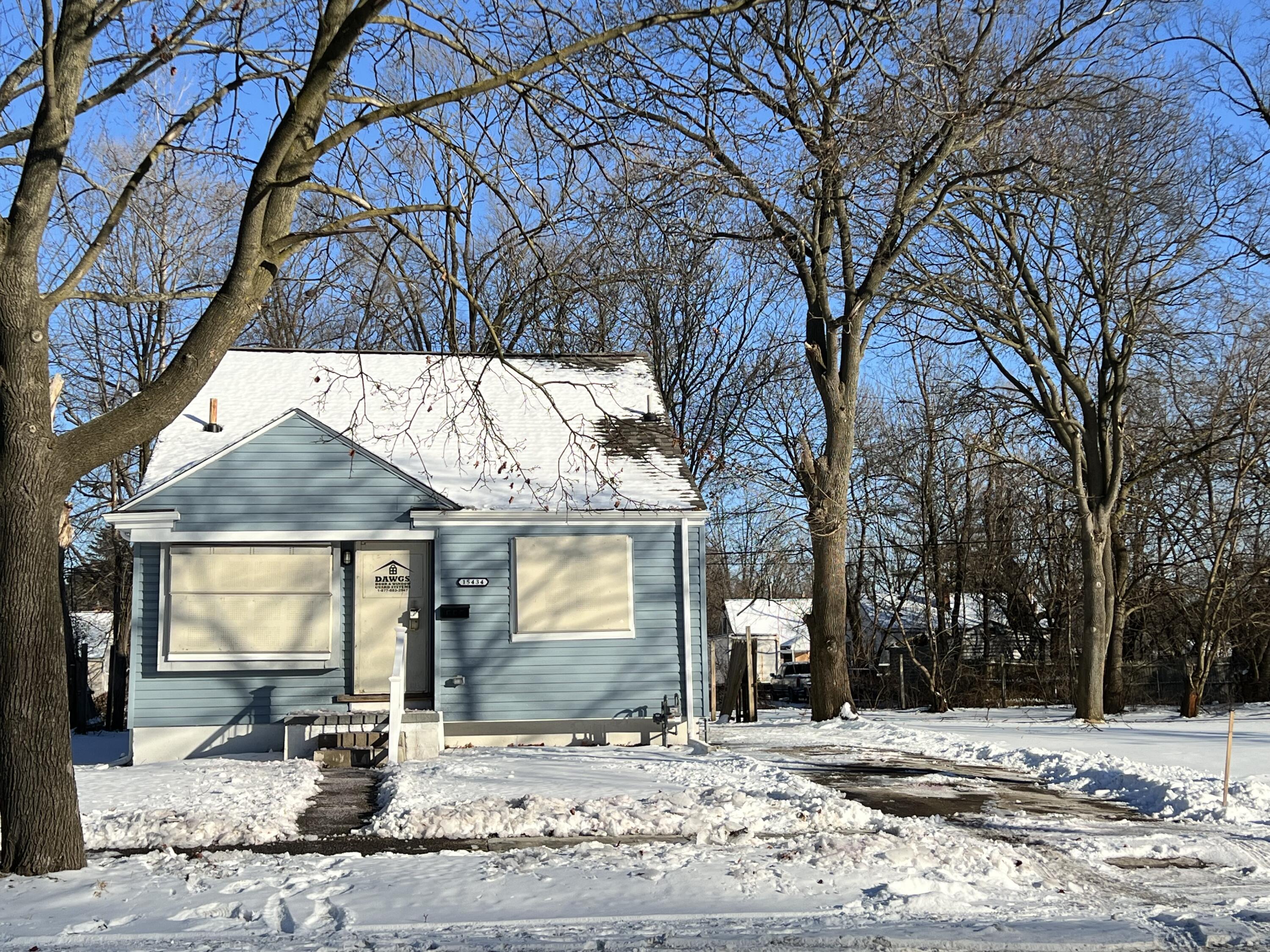 15434 Burt Road Detroit, MI 48223 - Photo 1 of 14 IMG_4715