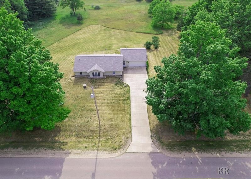 729 Oberlin Road Gladwin, MI 48624 - Photo 3 of 28