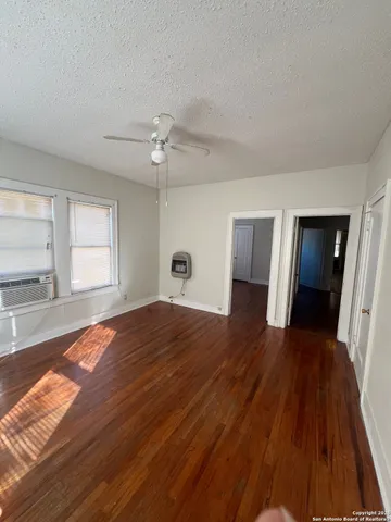 $900 | 1923 West Kings Highway, Unit 4, San Antonio, TX 78201