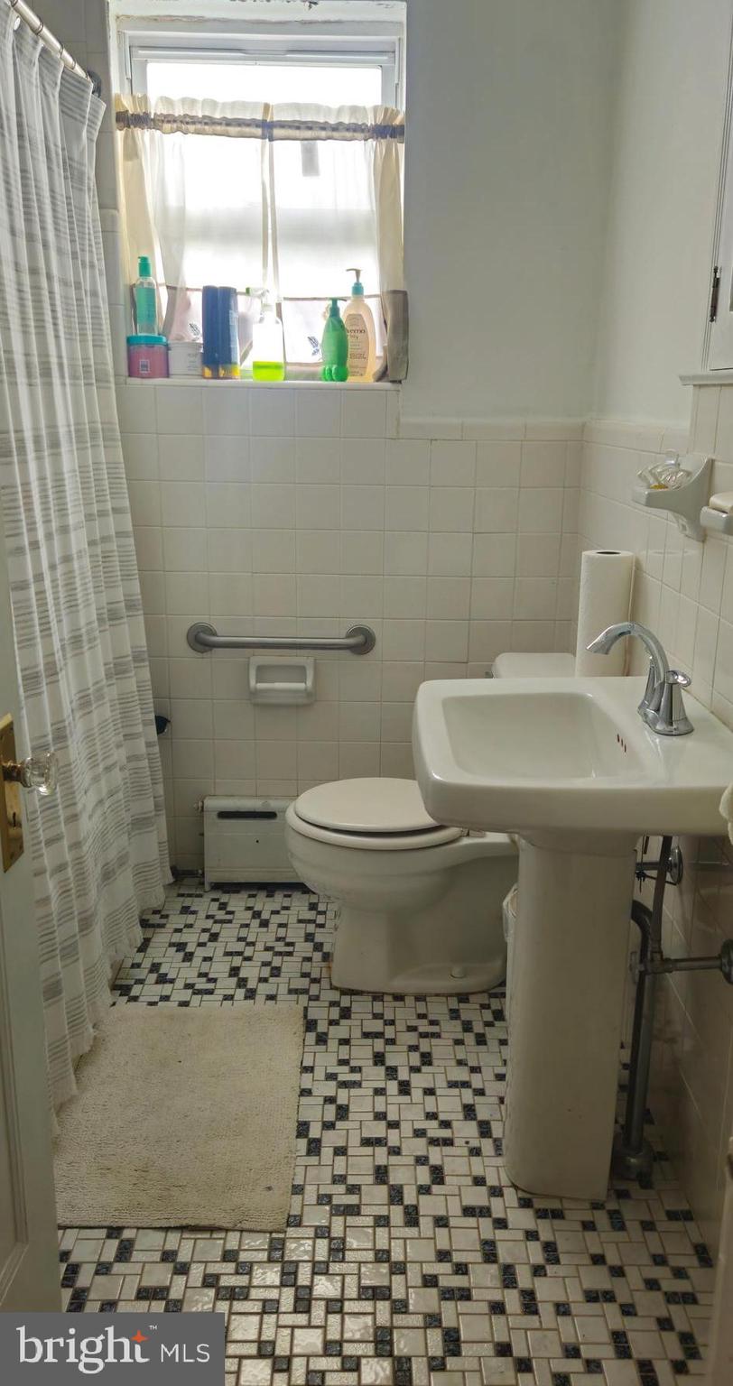 7944 Ridgeway Street Philadelphia, PA 19111 - Photo 6 of 8