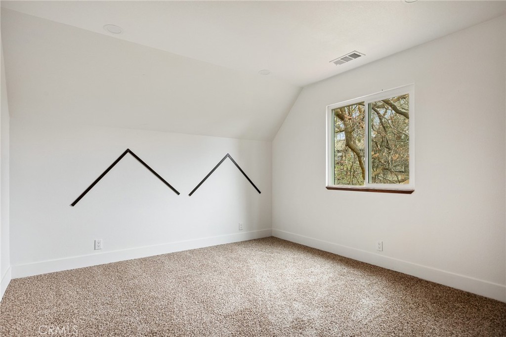 1076 Grass Valley Road Lake Arrowhead, CA 92352 - Photo 26 of 35 2nd spare bedroom upstairs