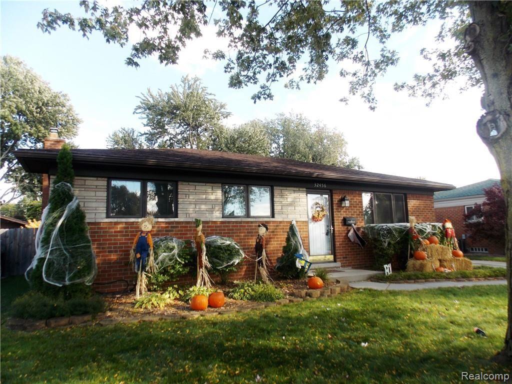 32456 Ridgefield Avenue Warren, MI 48088 - Photo 41 of 41 Beautiful Brick Ranch