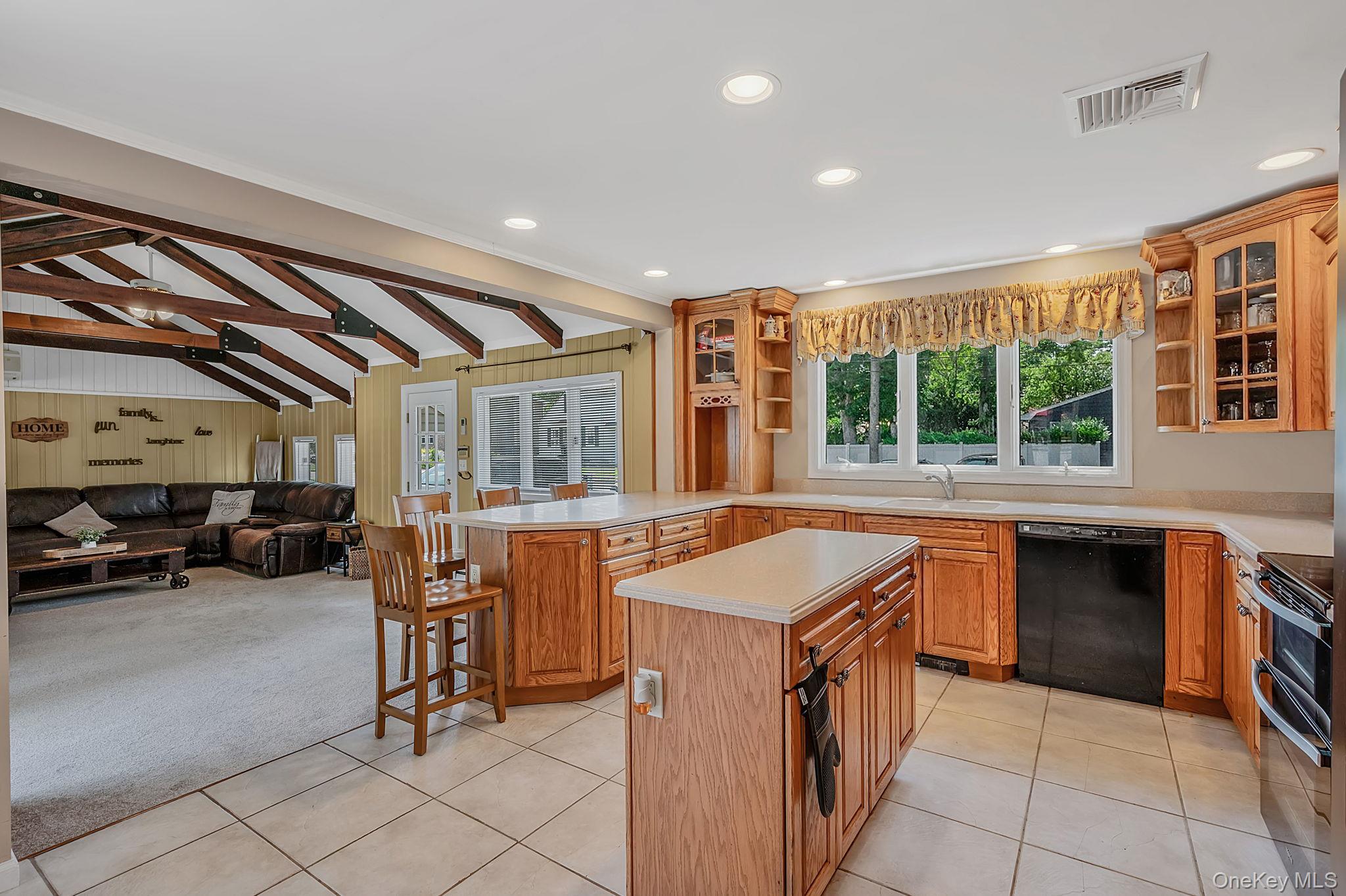 77 Toomey Road West Islip, NY 11795 - Photo 13 of 48