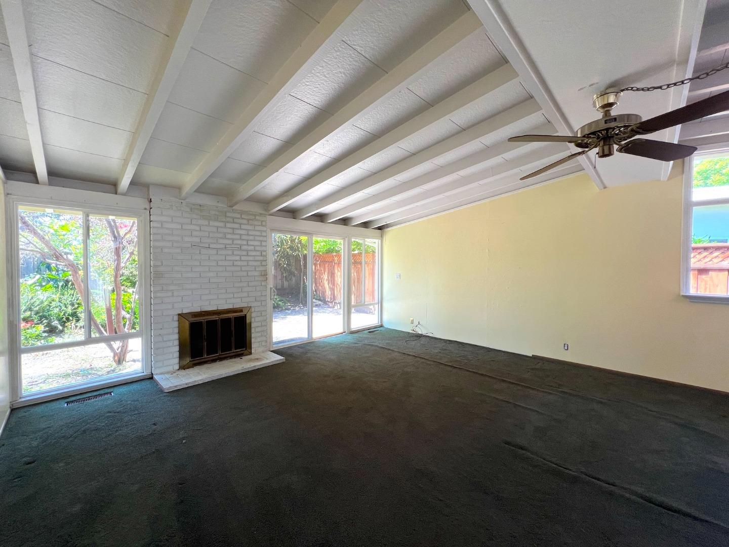 183 Thompson Square Mountain View, CA 94043 - Photo 7 of 28