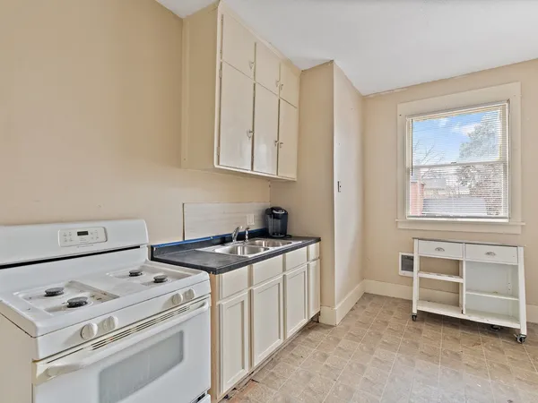 $239,900 | 1546 12th Avenue, Moline, IL 61265