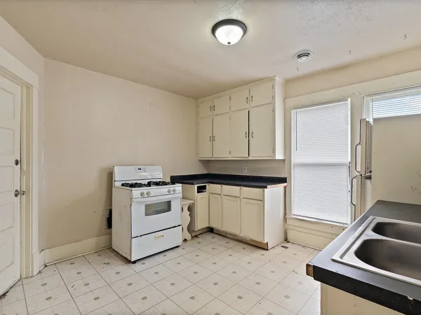 $239,900 | 1546 12th Avenue, Moline, IL 61265