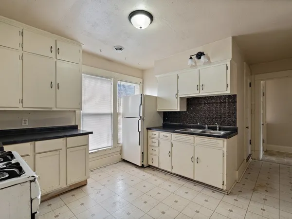 $239,900 | 1546 12th Avenue, Moline, IL 61265