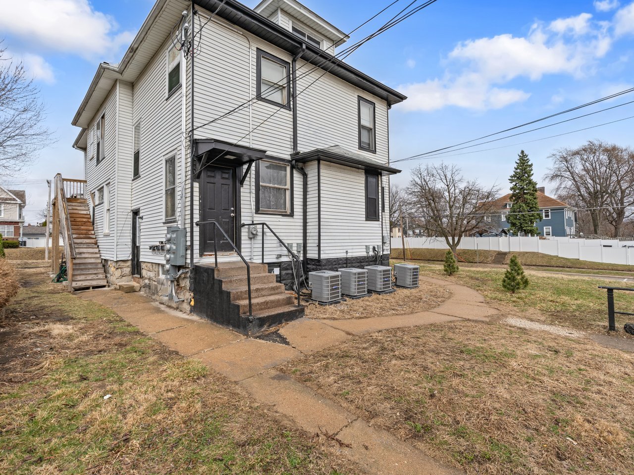 1546 12th Avenue Moline, IL 61265 - Photo 3 of 32