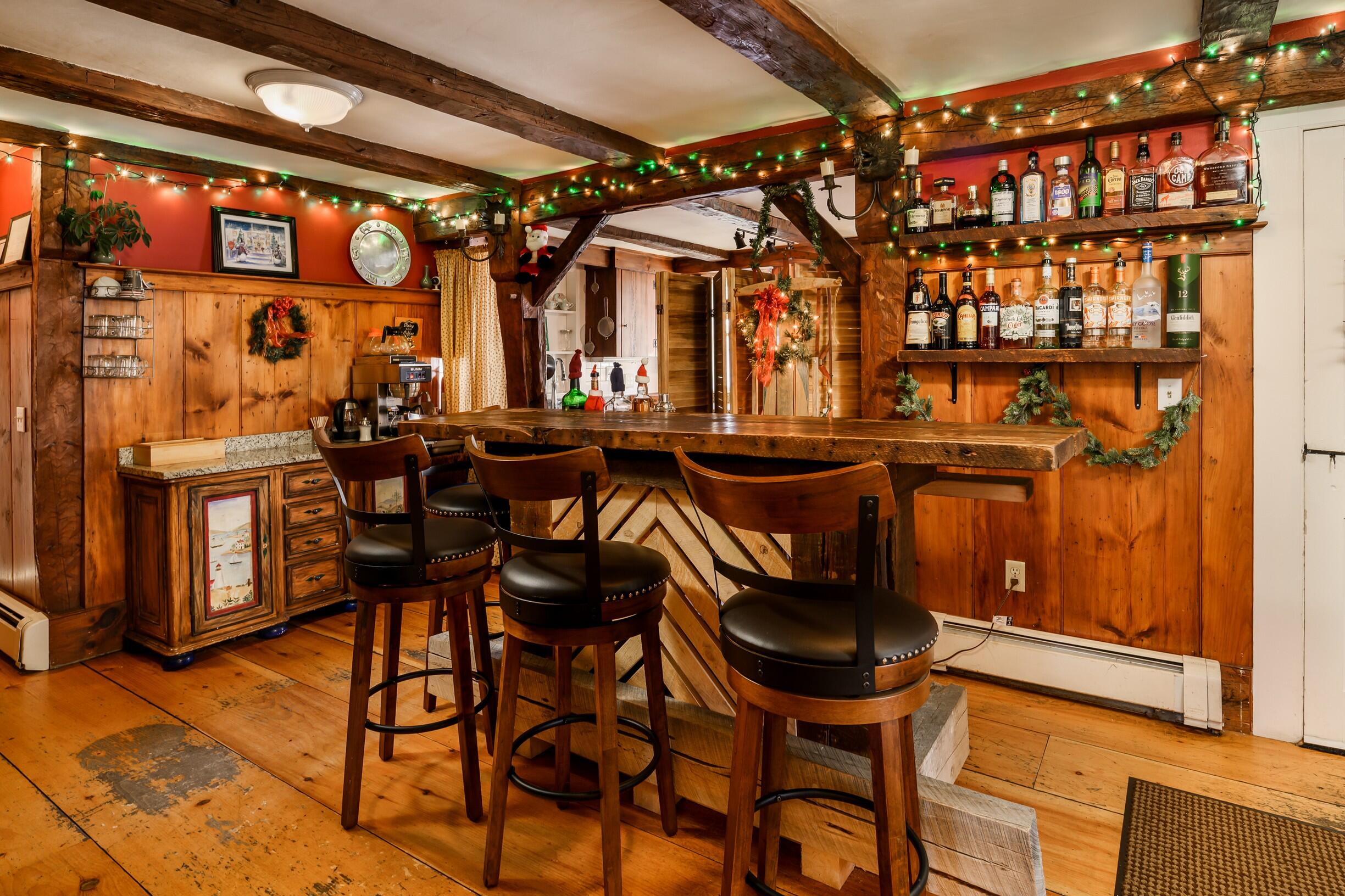 277 Main Street, Unit 1 Ogunquit, ME 03907 - Photo 17 of 48 Bar