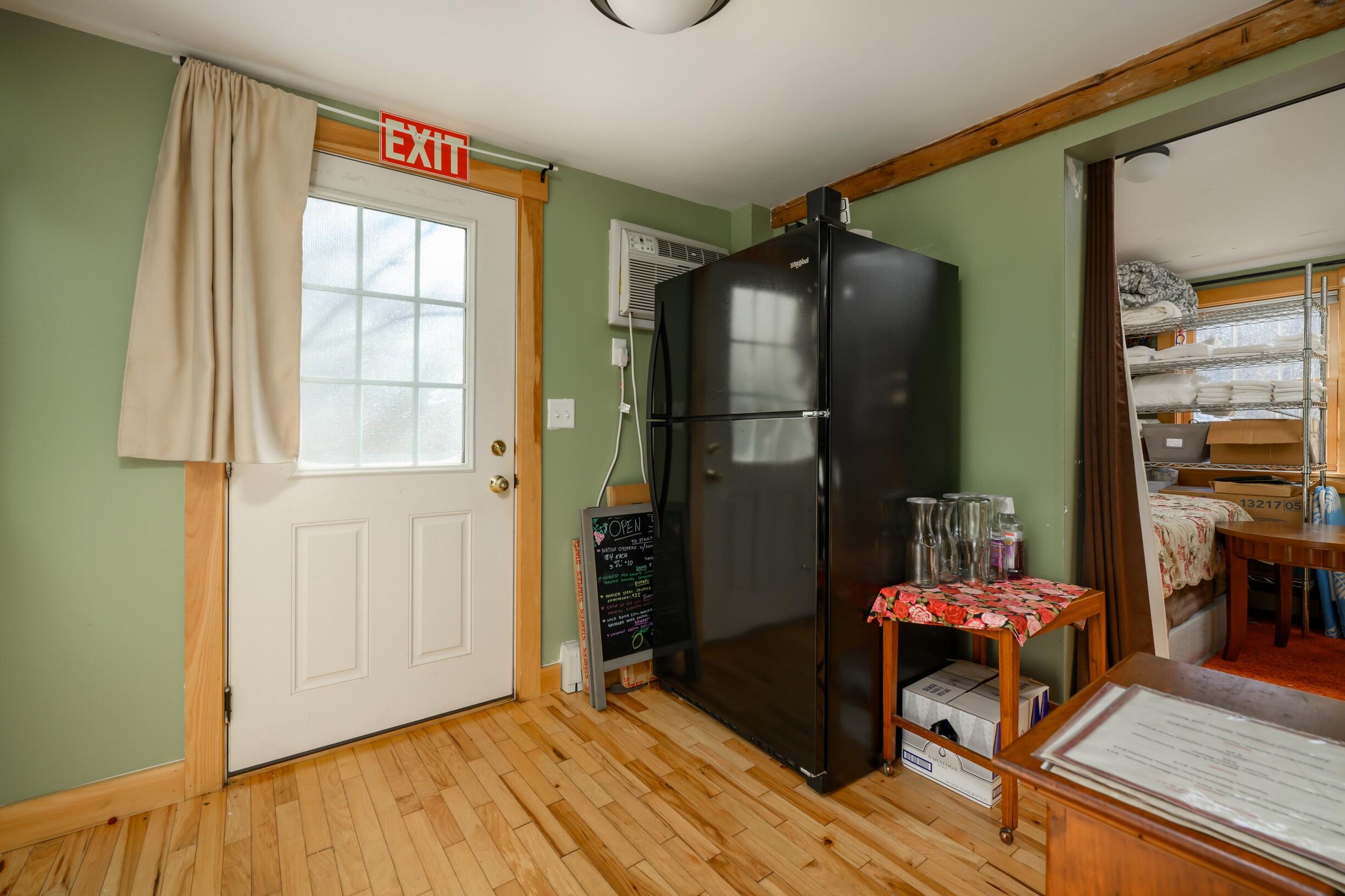 277 Main Street, Unit 1 Ogunquit, ME 03907 - Photo 22 of 48 Mudroom