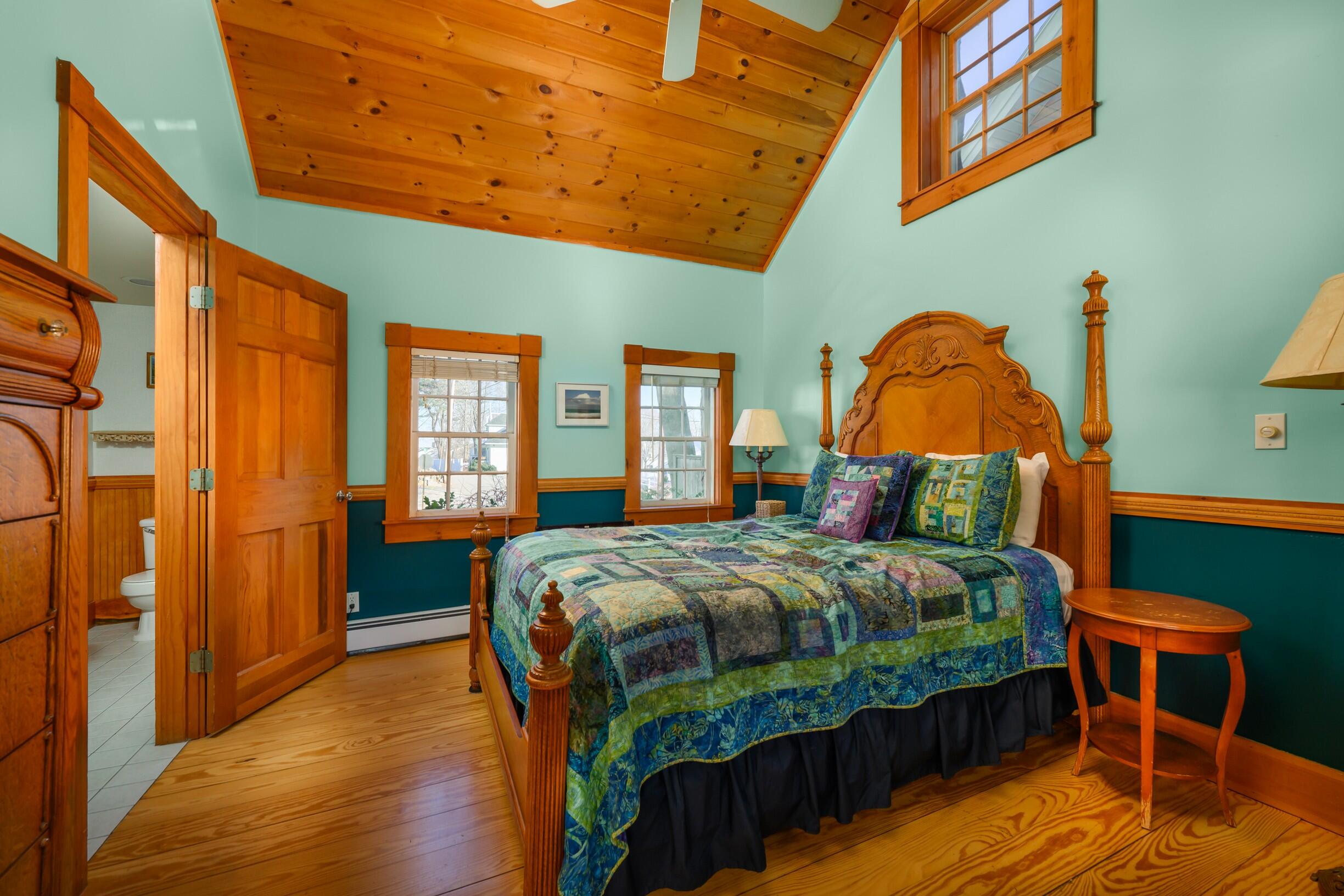 277 Main Street, Unit 1 Ogunquit, ME 03907 - Photo 24 of 48 Private suite