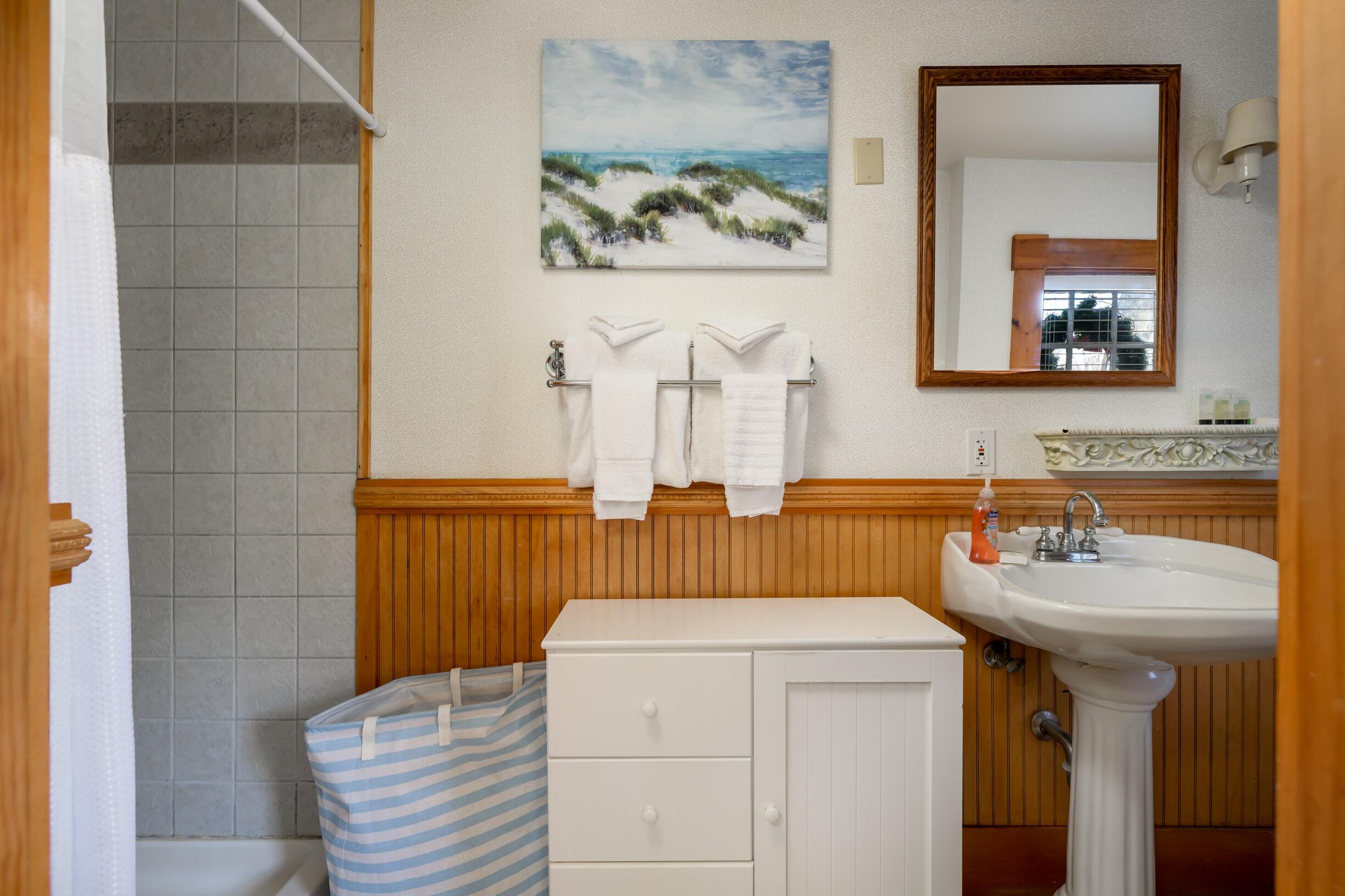 277 Main Street, Unit 1 Ogunquit, ME 03907 - Photo 26 of 48 Bath