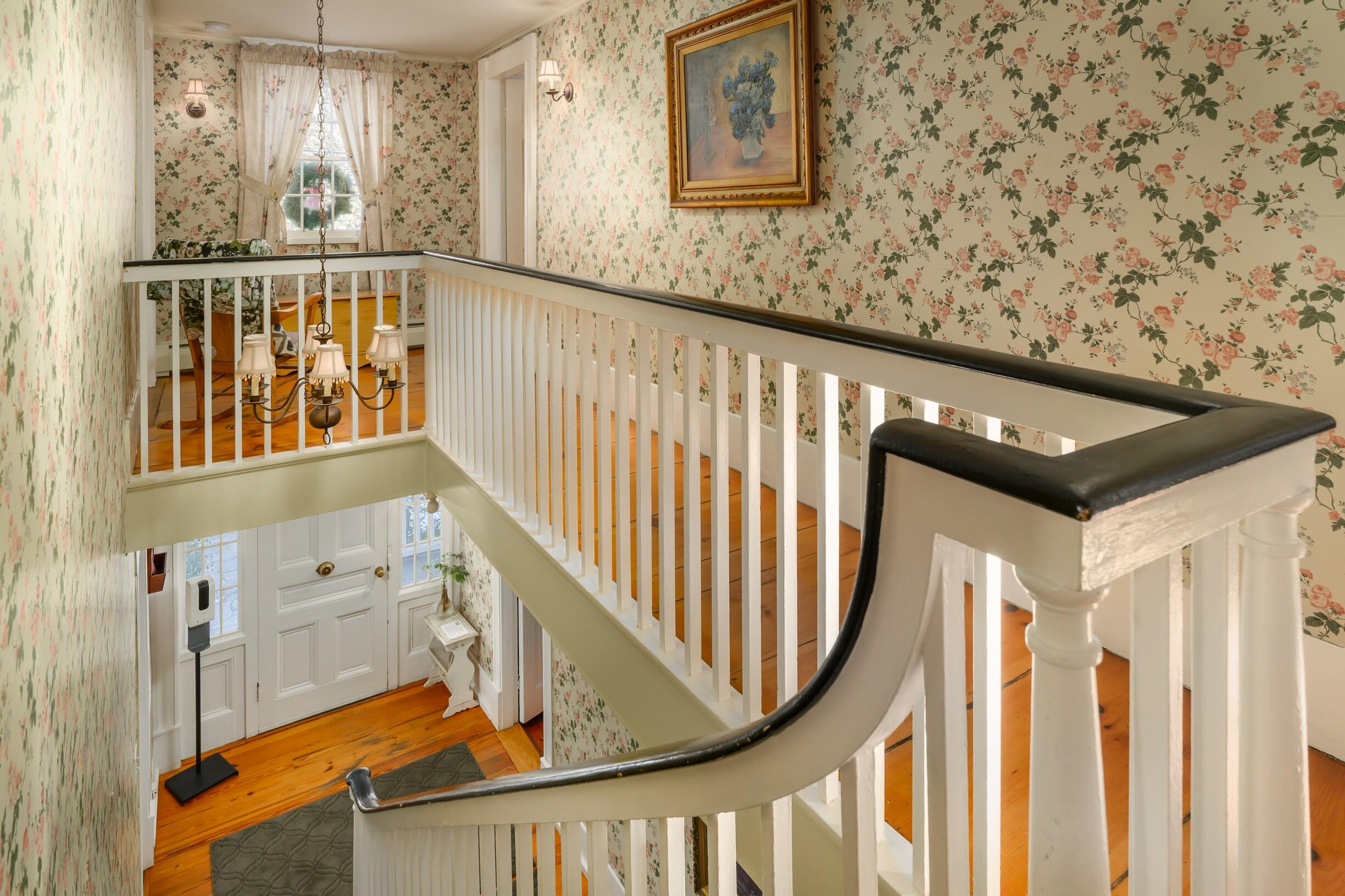 277 Main Street, Unit 1 Ogunquit, ME 03907 - Photo 27 of 48 Landing