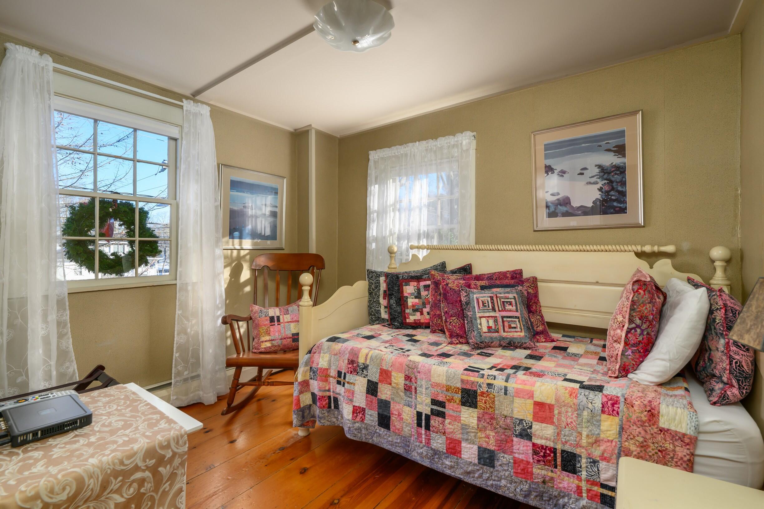 277 Main Street, Unit 1 Ogunquit, ME 03907 - Photo 35 of 48 Suite