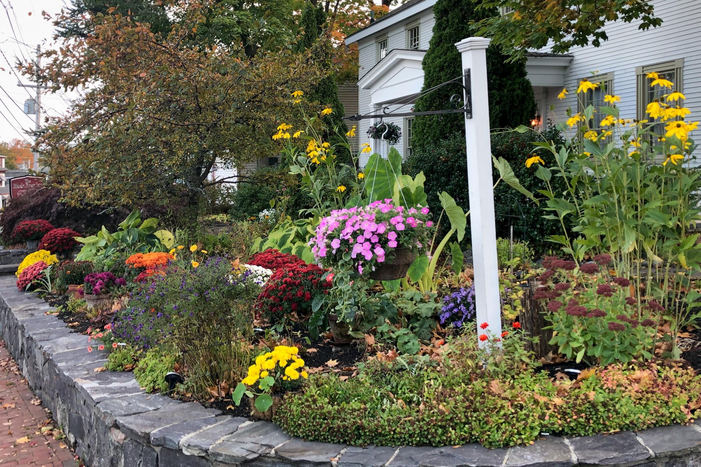 277 Main Street, Unit 1 Ogunquit, ME 03907 - Photo 39 of 48 Gardens