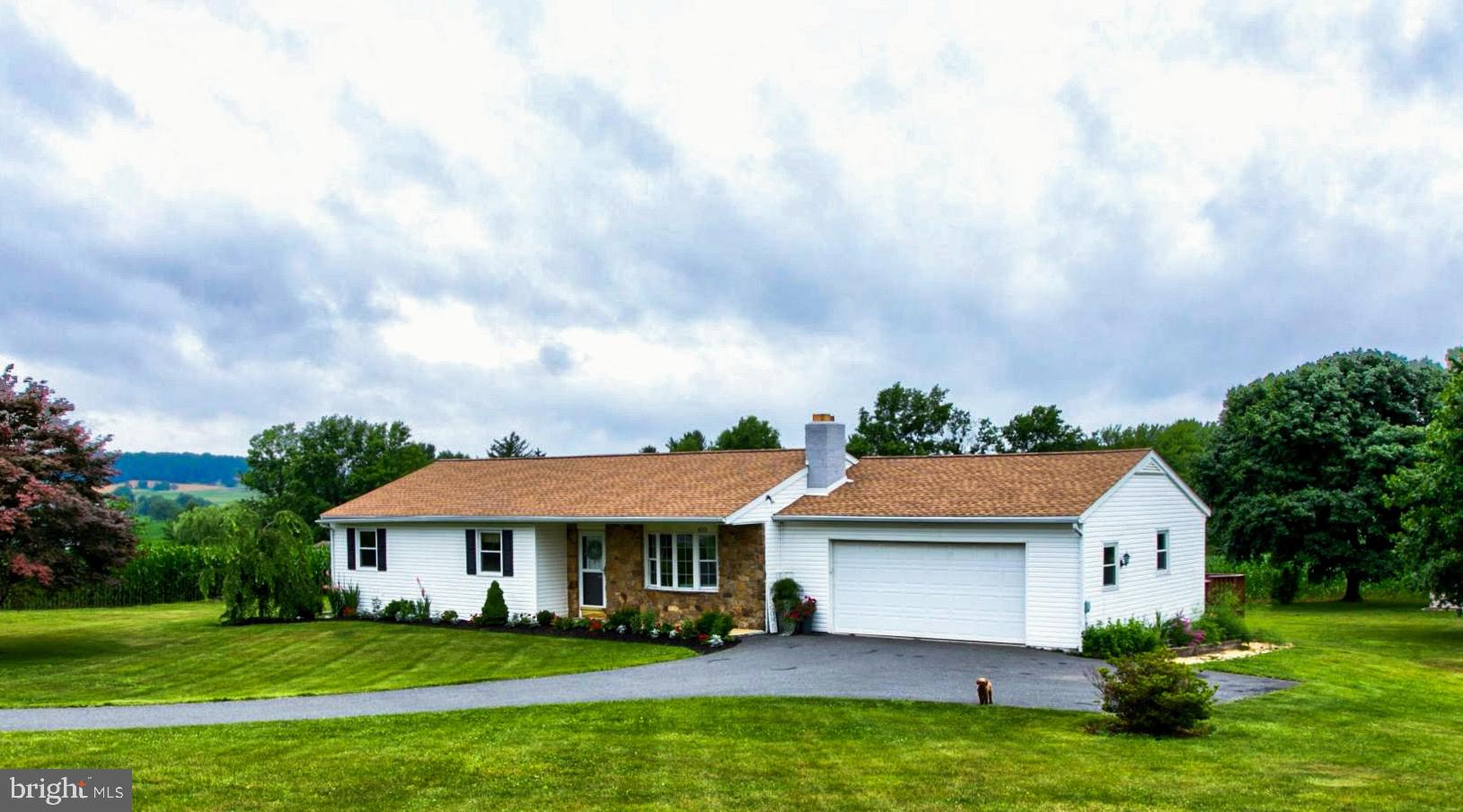 452 North Manor Road Elverson, PA 19520 - Photo 2 of 64 Gallery Image 2