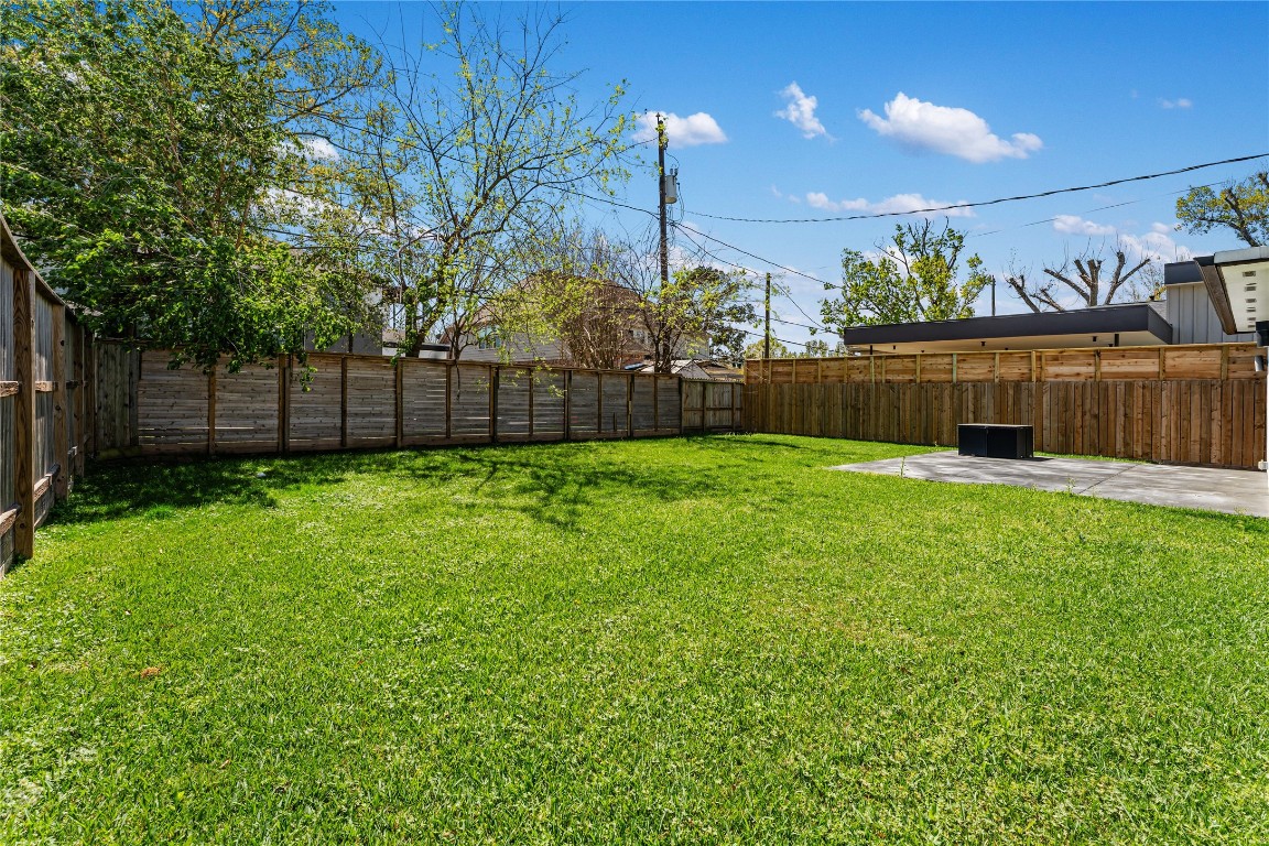6623 Housman Houston, TX 77055 - Photo 37 of 38 a view of a yard with a slide