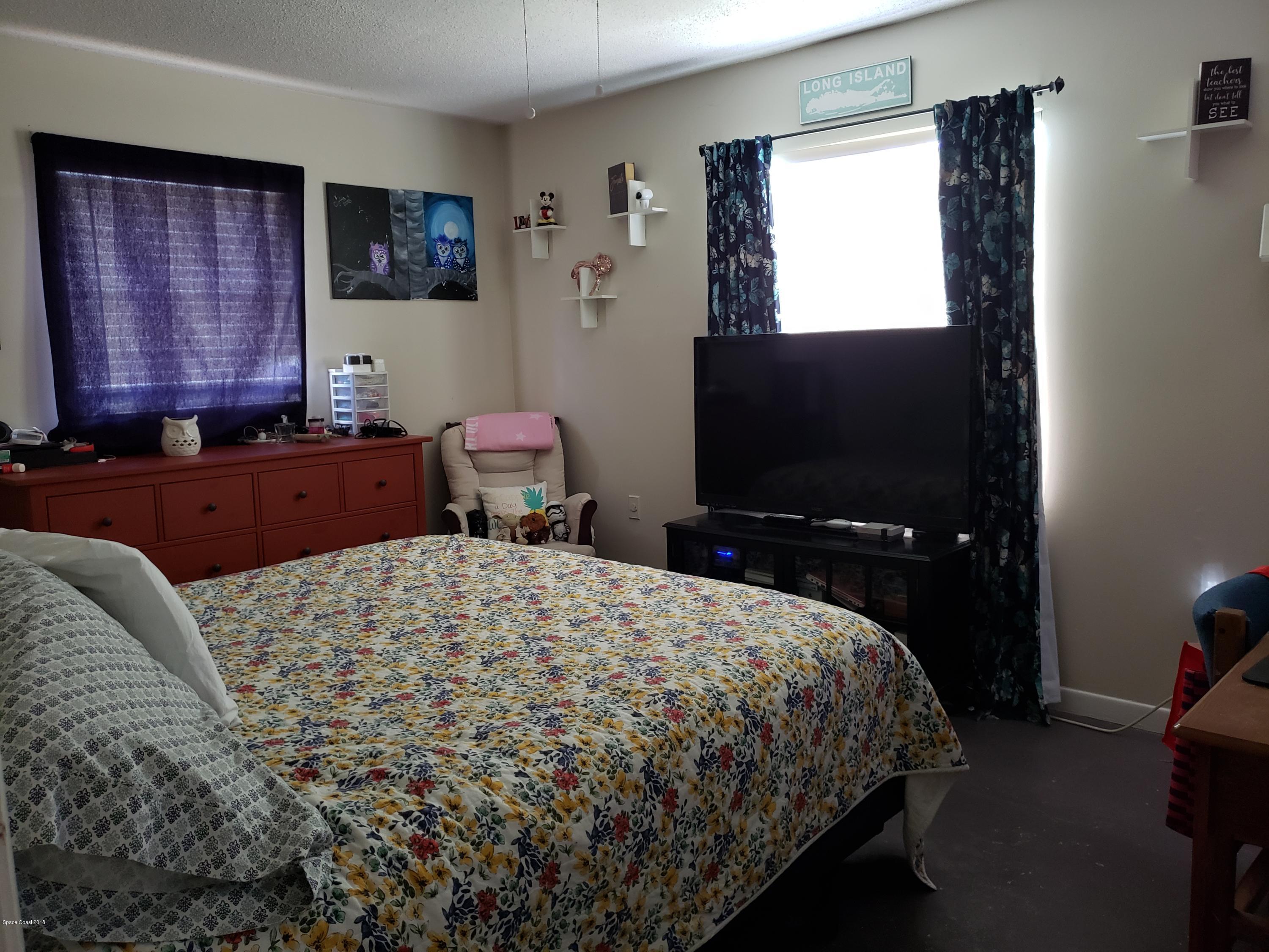 284 Sylvia Road West Melbourne, FL 32904 - Photo 9 of 18 20180622_112544