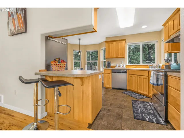 $675,000 | 34320 Cape Kiwanda Drive, Pacific City, OR 97135