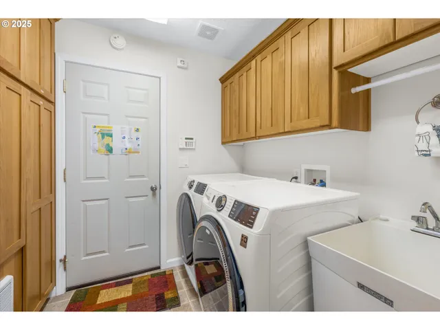 $675,000 | 34320 Cape Kiwanda Drive, Pacific City, OR 97135