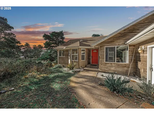 $675,000 | 34320 Cape Kiwanda Drive, Pacific City, OR 97135