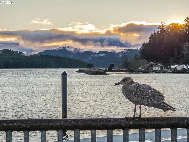 $675,000 | 34320 Cape Kiwanda Drive, Pacific City, OR 97135