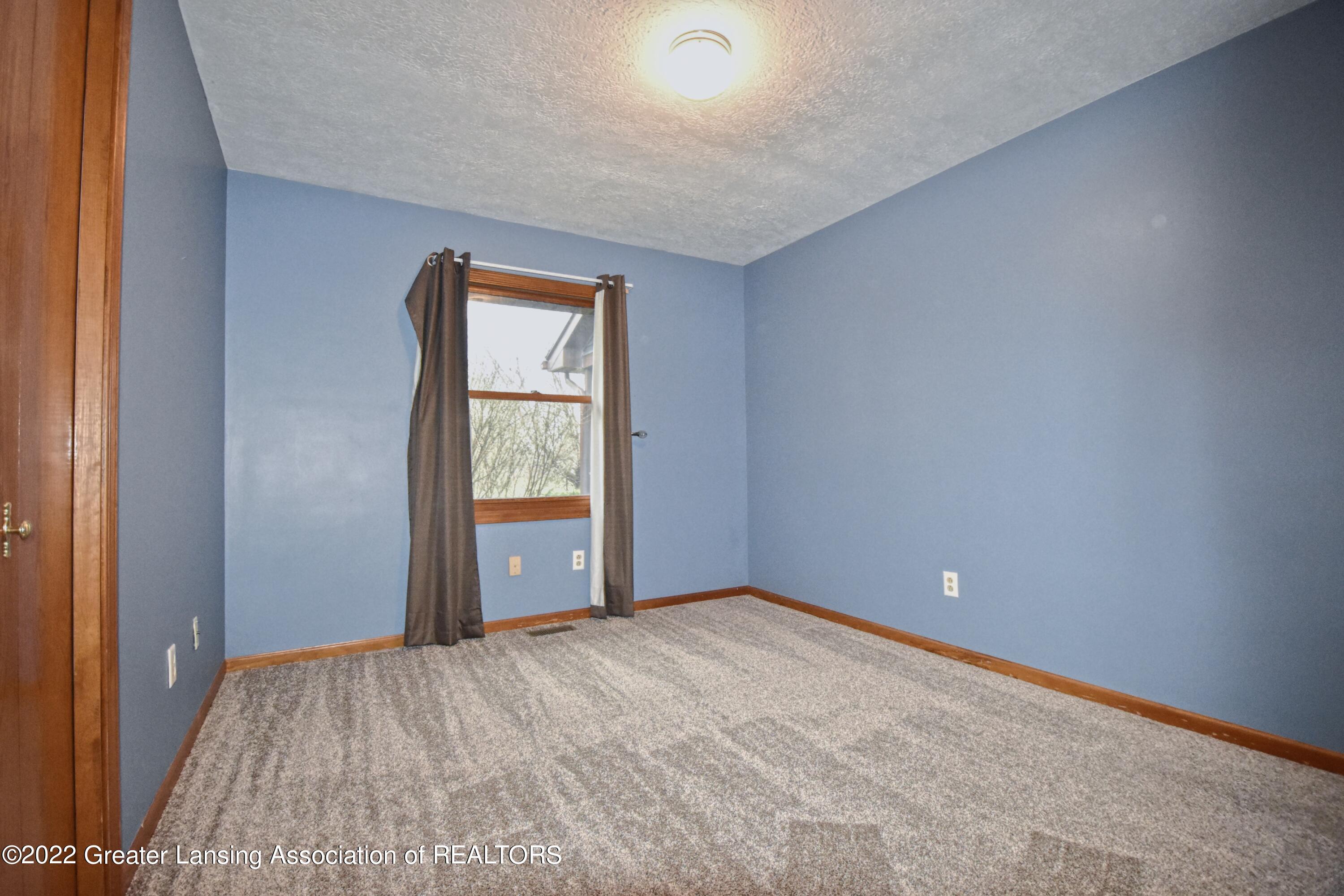 299 Ives Road Mason, MI 48854 - Photo 21 of 38 Bedroom2