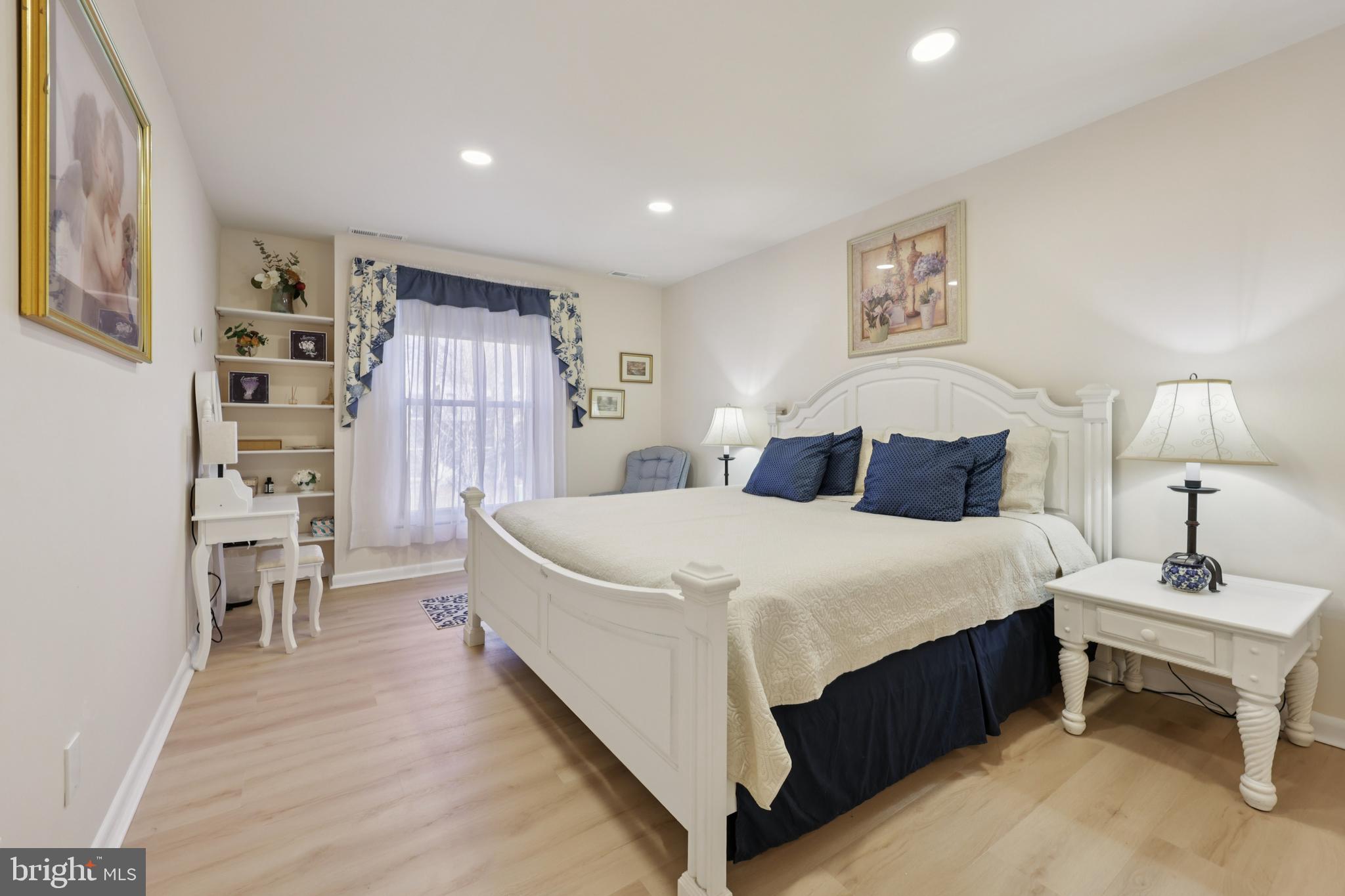 8310 Tobin Road, Unit 21 Annandale, VA 22003 - Photo 5 of 18 Primary Bedroom