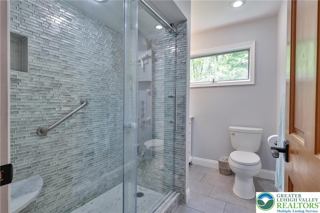 2159 Quarry Road Coopersburg, PA 18036 - Photo 39 of 79 Second floor full bath #2