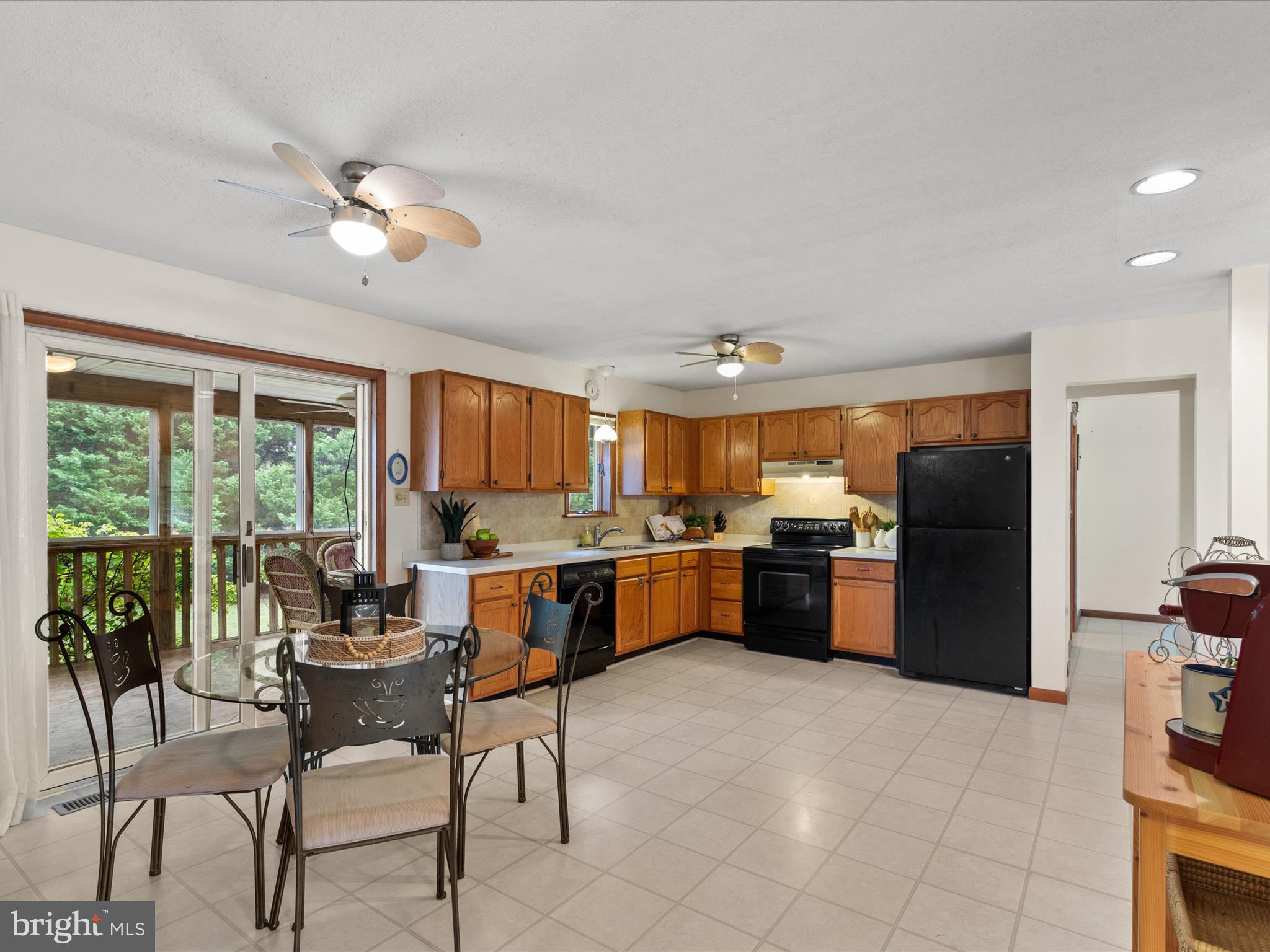 13374 Cove Landing Road Bishopville, MD 21813 - Photo 18 of 108 Kitchen & Dining