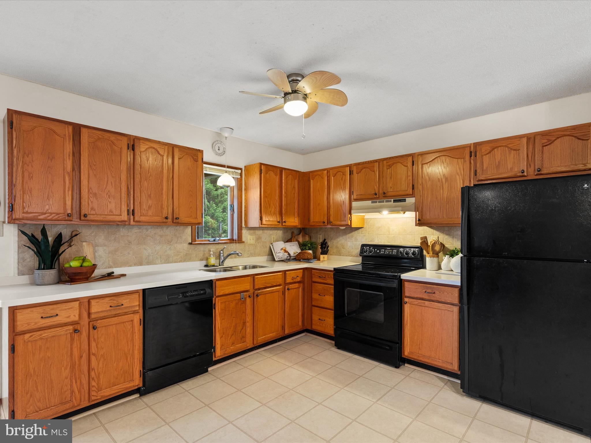 13374 Cove Landing Road Bishopville, MD 21813 - Photo 19 of 108 Kitchen