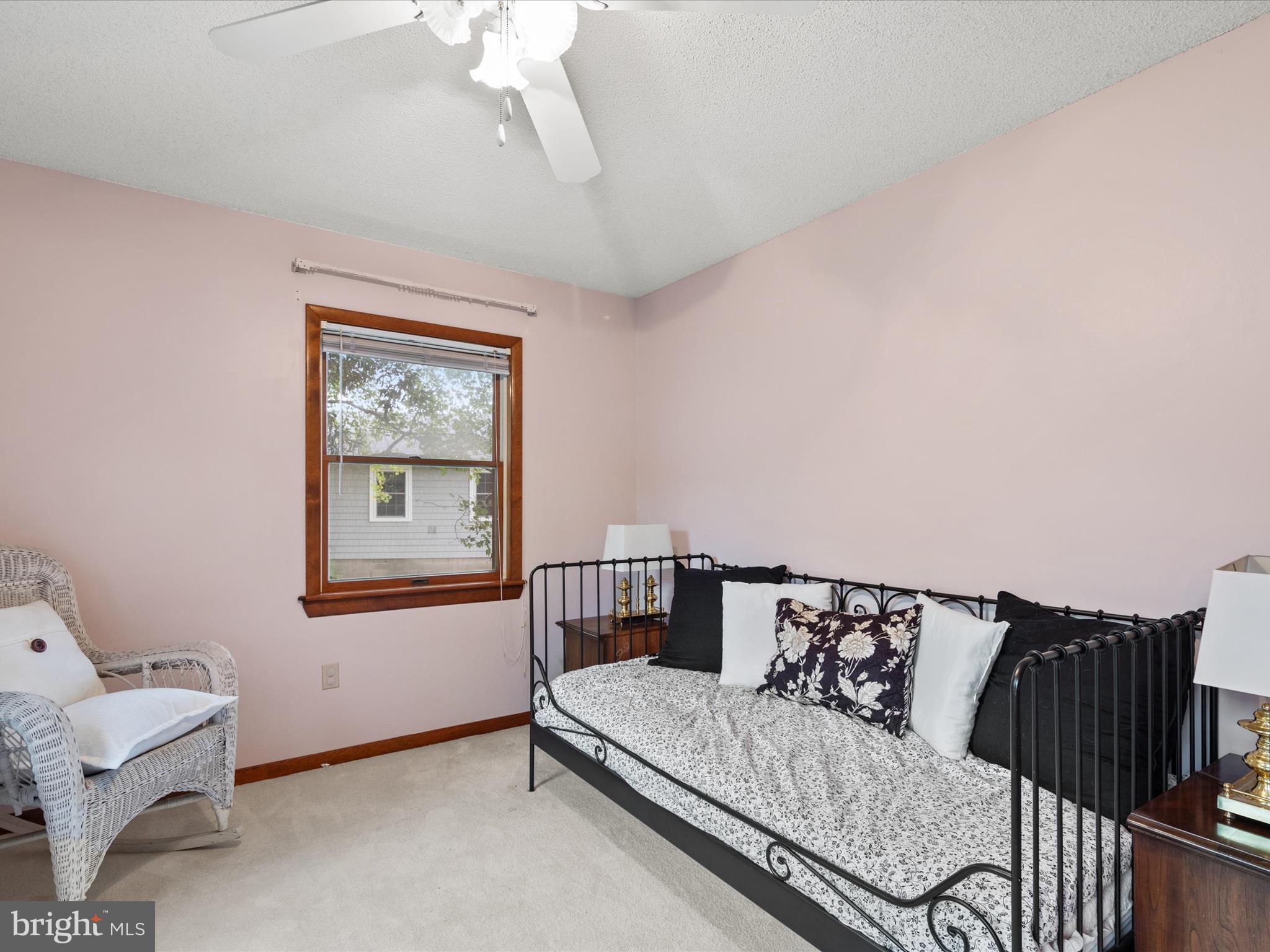 13374 Cove Landing Road Bishopville, MD 21813 - Photo 38 of 108 a living room with furniture