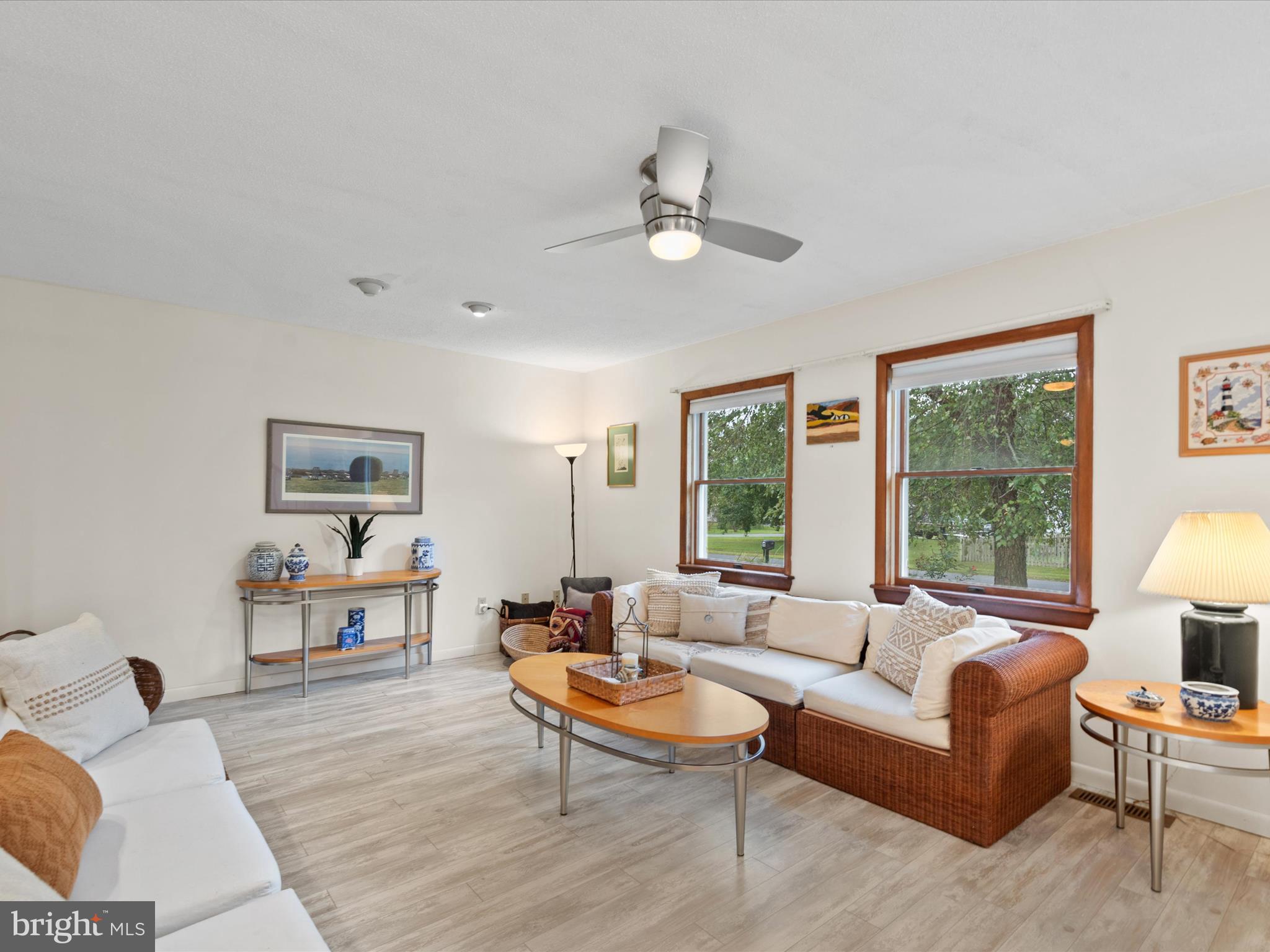 13374 Cove Landing Road Bishopville, MD 21813 - Photo 10 of 108 Living Room