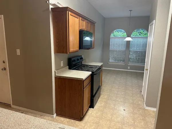 $1,950 | 308 Chinaberry Trail, Forney, TX 75126