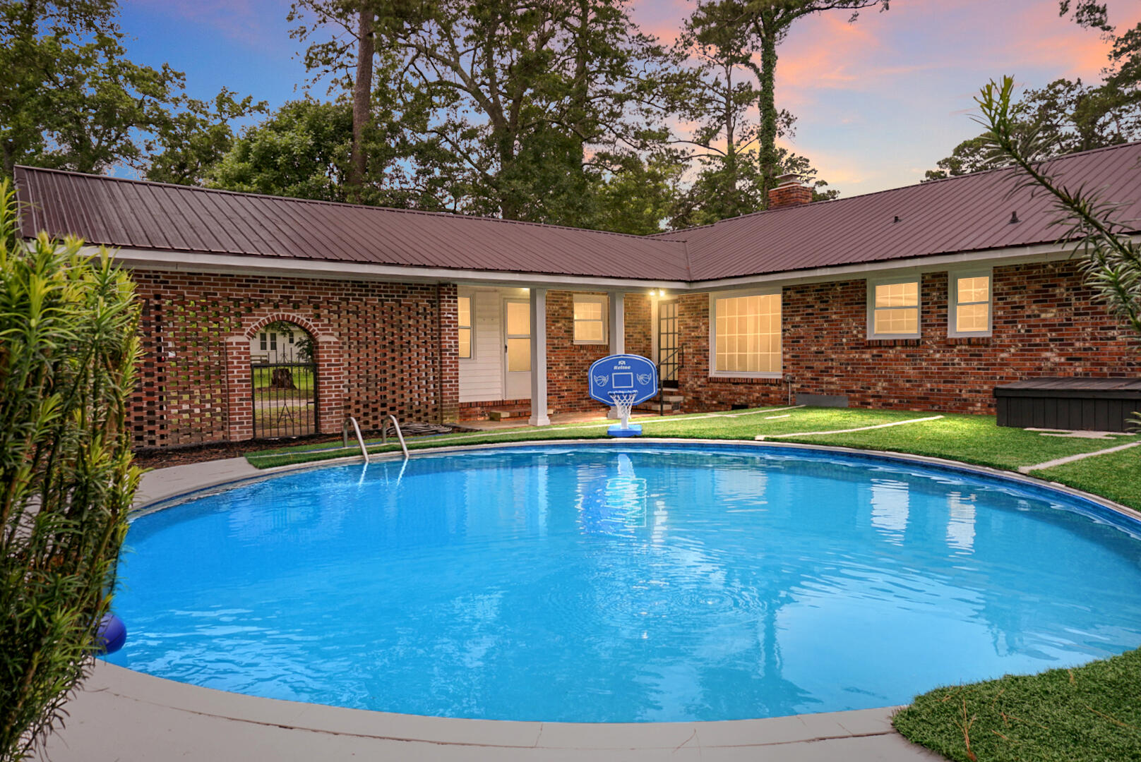 109 Quaker Rd