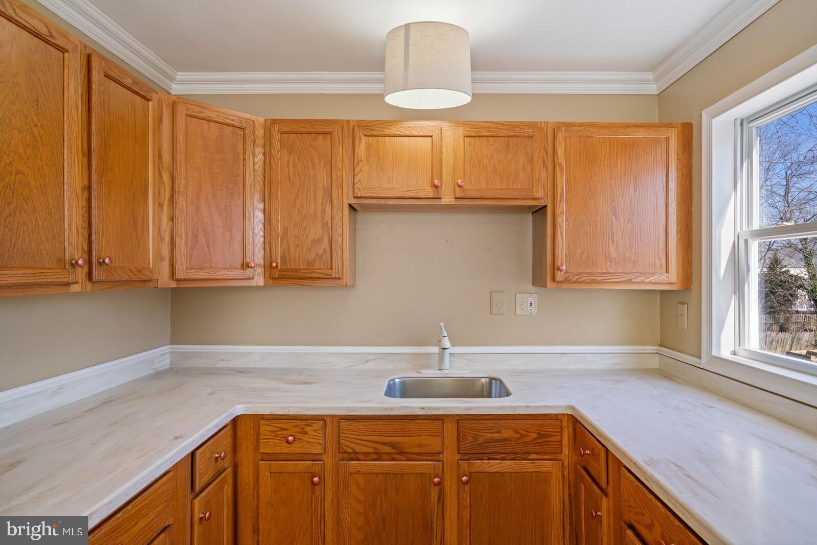 4015 Roberts Road Fairfax, VA 22032 - Photo 11 of 38 Gallery Image 11