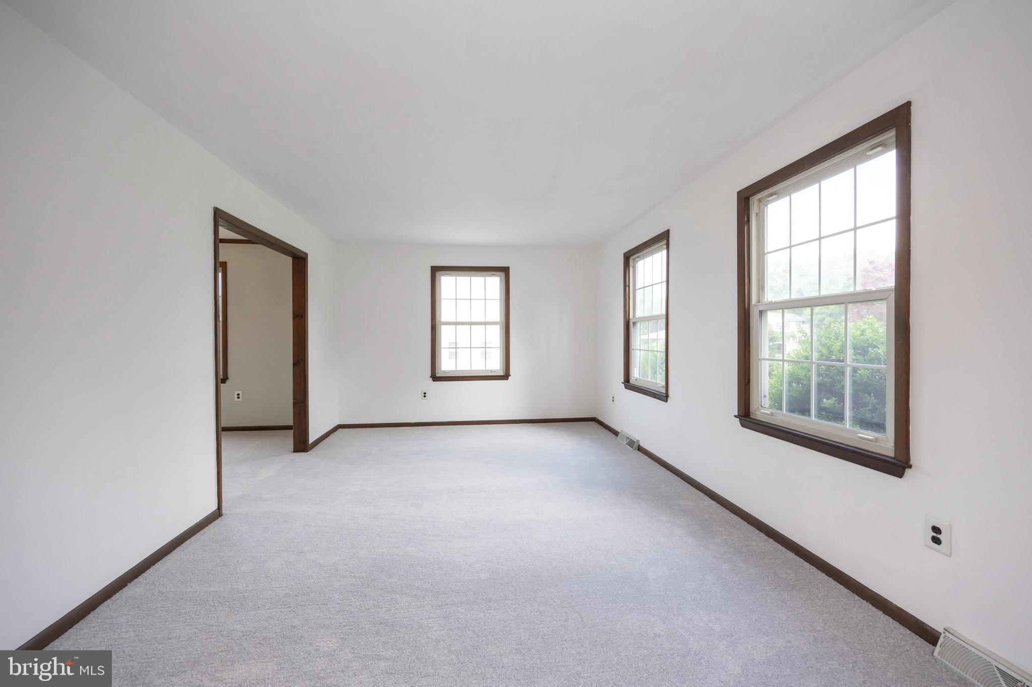 1352 Ridgeview Circle Downingtown, PA 19335 - Photo 5 of 45 Gallery Image 5