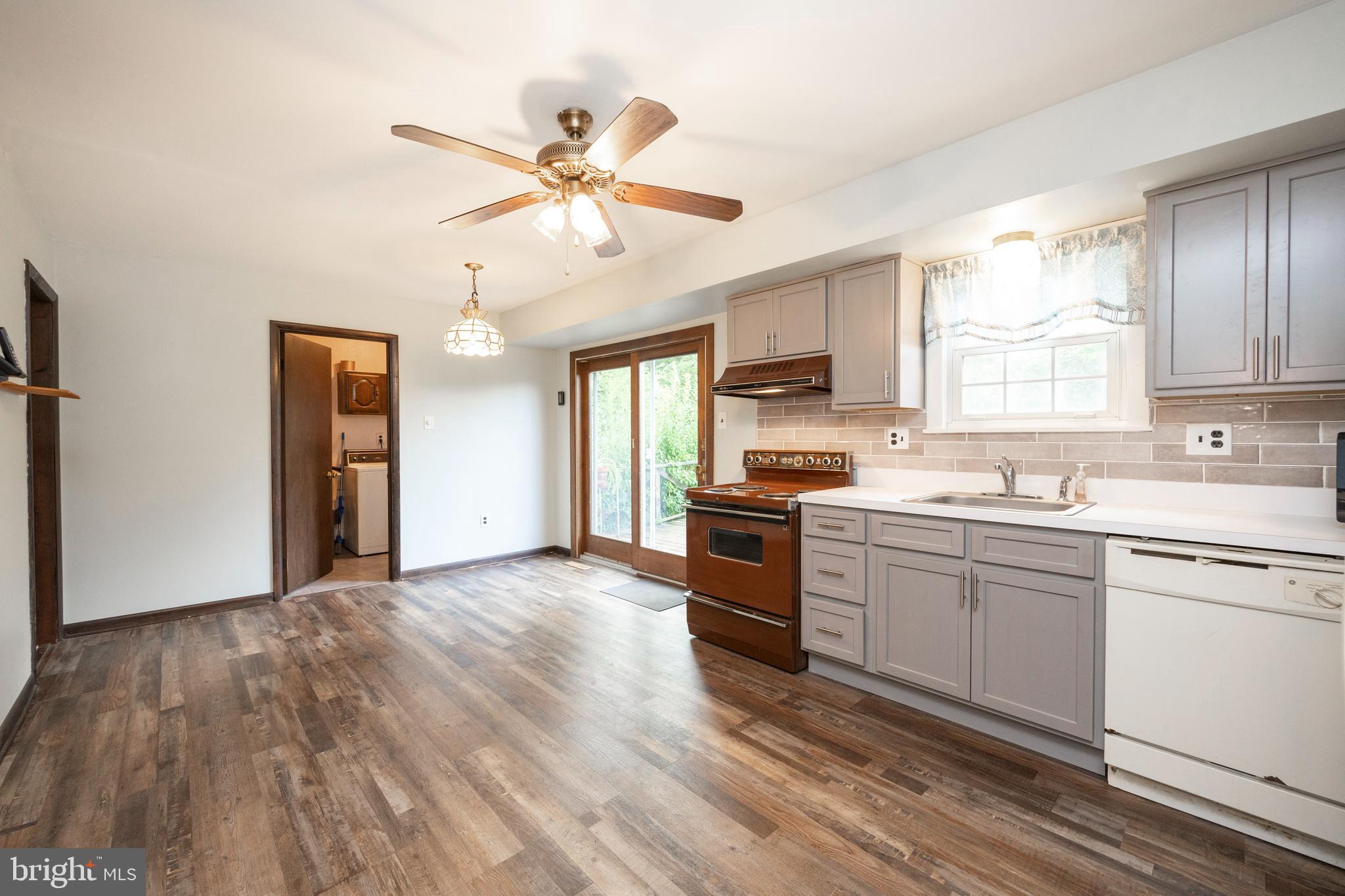 1352 Ridgeview Circle Downingtown, PA 19335 - Photo 10 of 45 Gallery Image 10