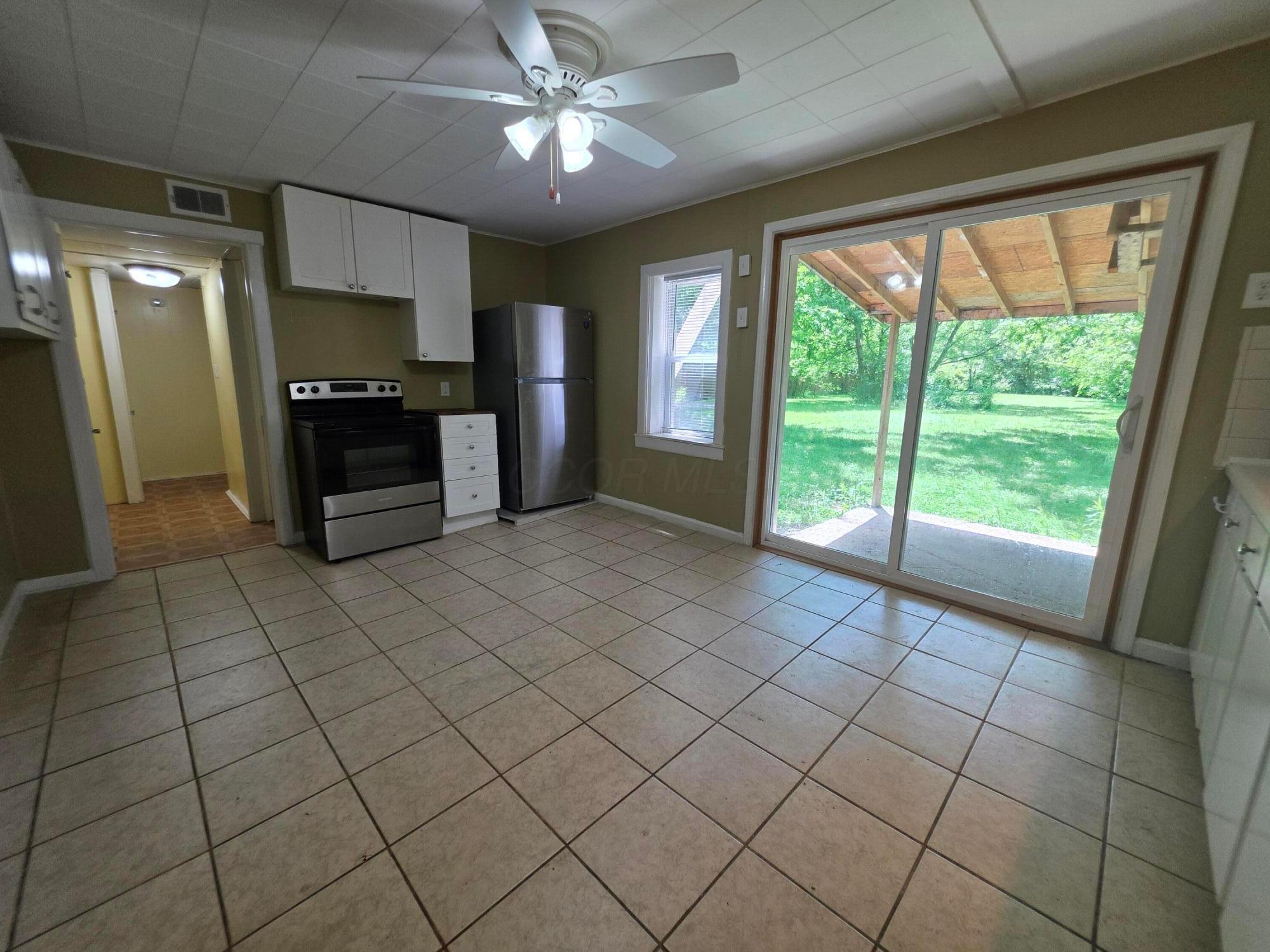 1597 Koebel Road Columbus, OH 43207 - Photo 6 of 32