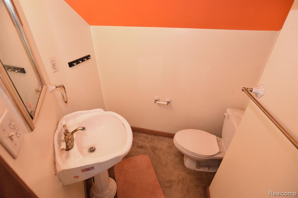 8107 East Bristol Road Davison, MI 48423 - Photo 17 of 19