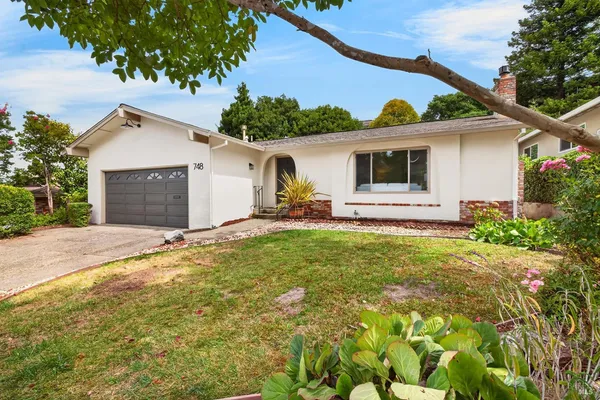 $899,000 | 748 Paula Lane, Petaluma, CA 94952