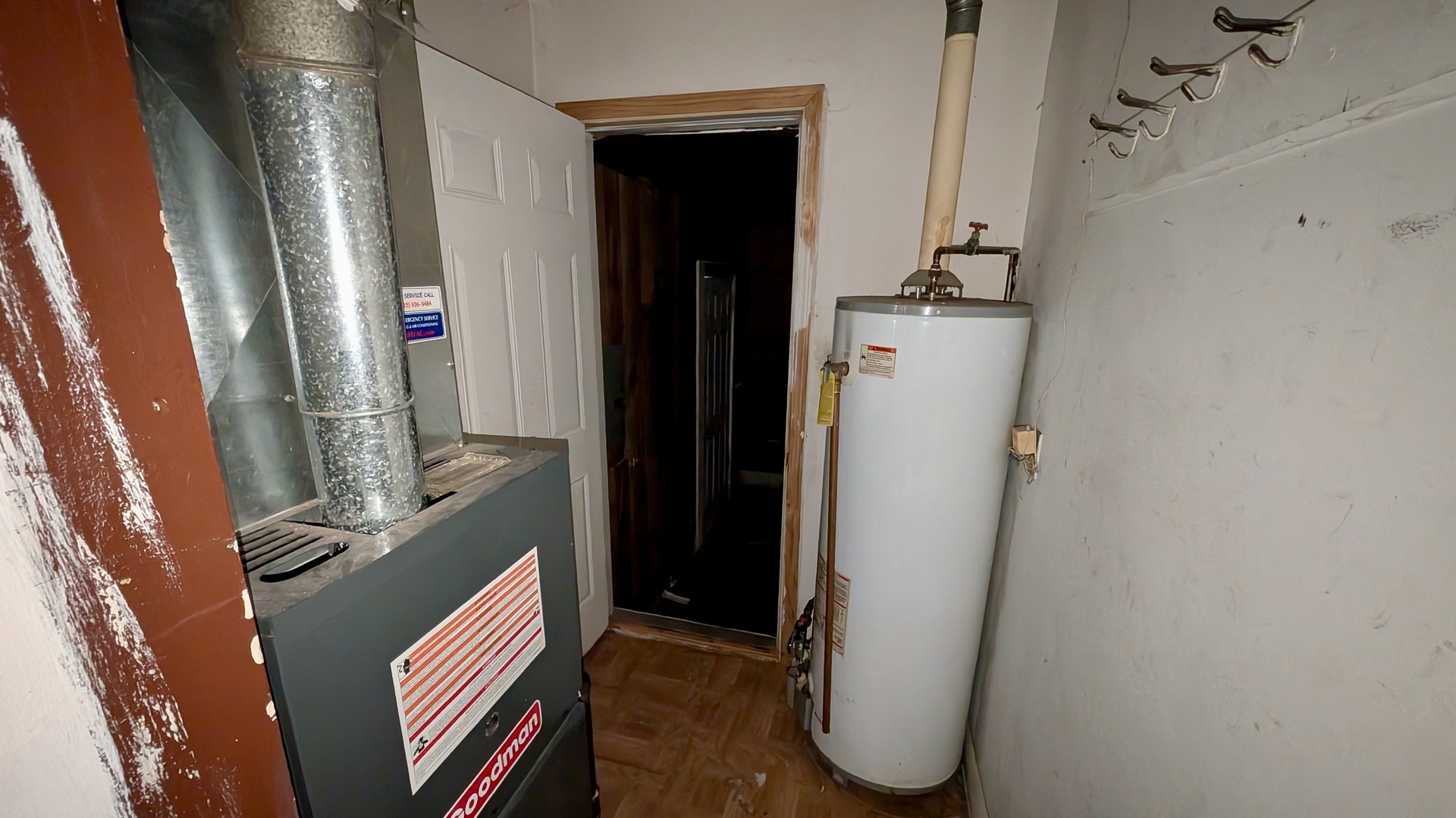 639 Wood Court Kankakee, IL 60901 - Photo 30 of 43 a bathroom with a sink and a mirror