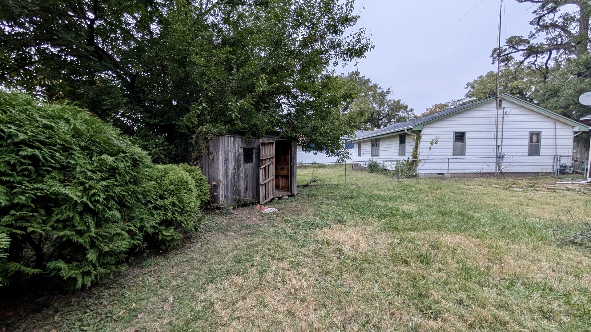 639 Wood Court Kankakee, IL 60901 - Photo 40 of 43 a view of a house with yard and a garden