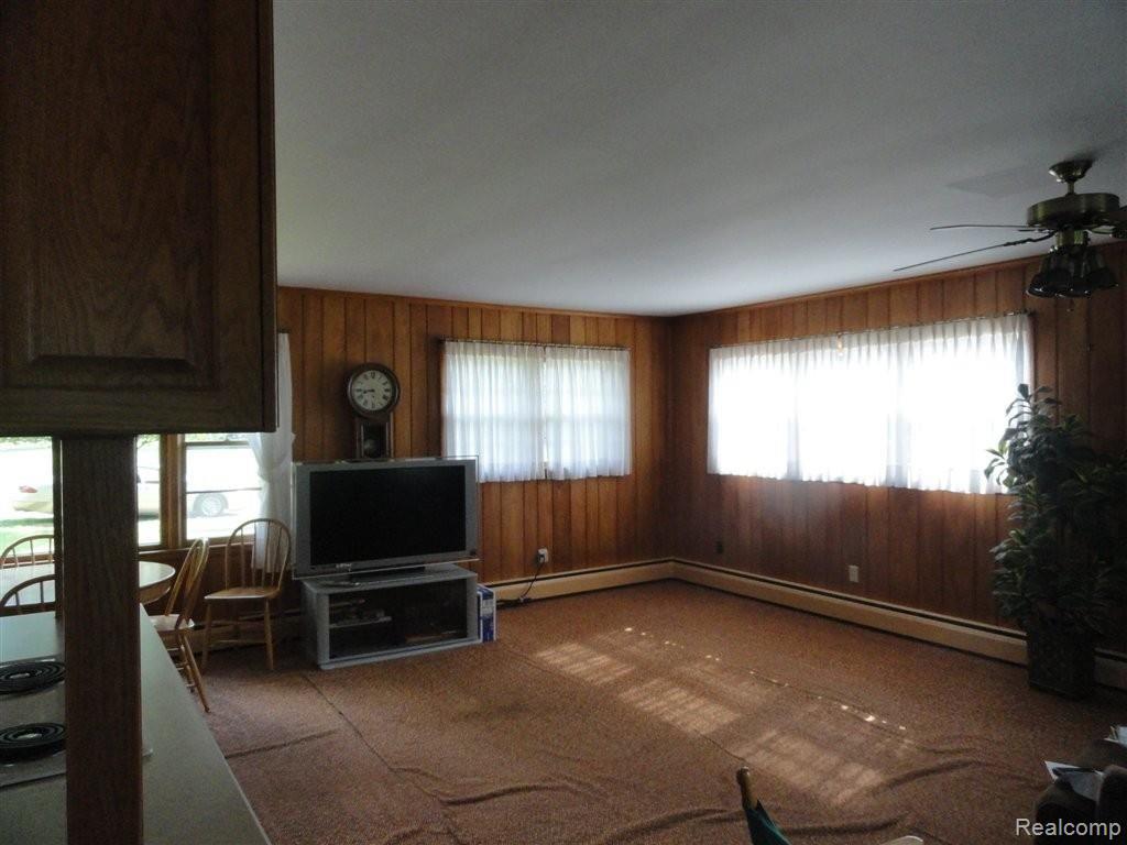 4246 West Commerce Road Milford, MI 48380 - Photo 11 of 25 DSC02225.JPG