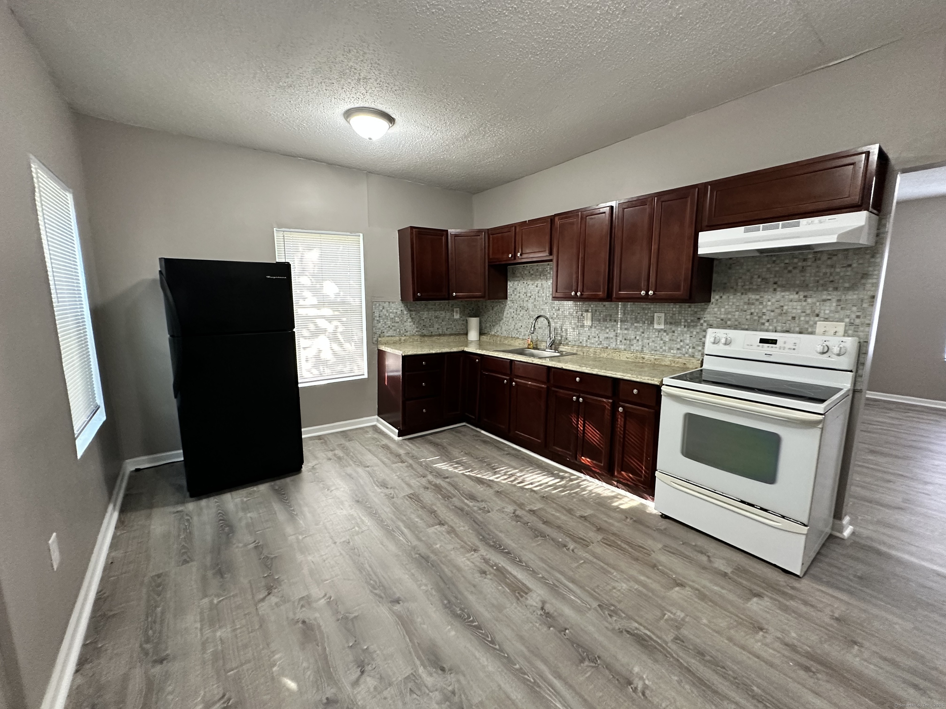 5 Winter Street, Unit 3 Hartford, CT 06120 - Photo 2 of 10