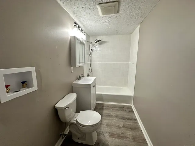 $1,650 | 5 Winter Street, Unit 3, Hartford, CT 06120